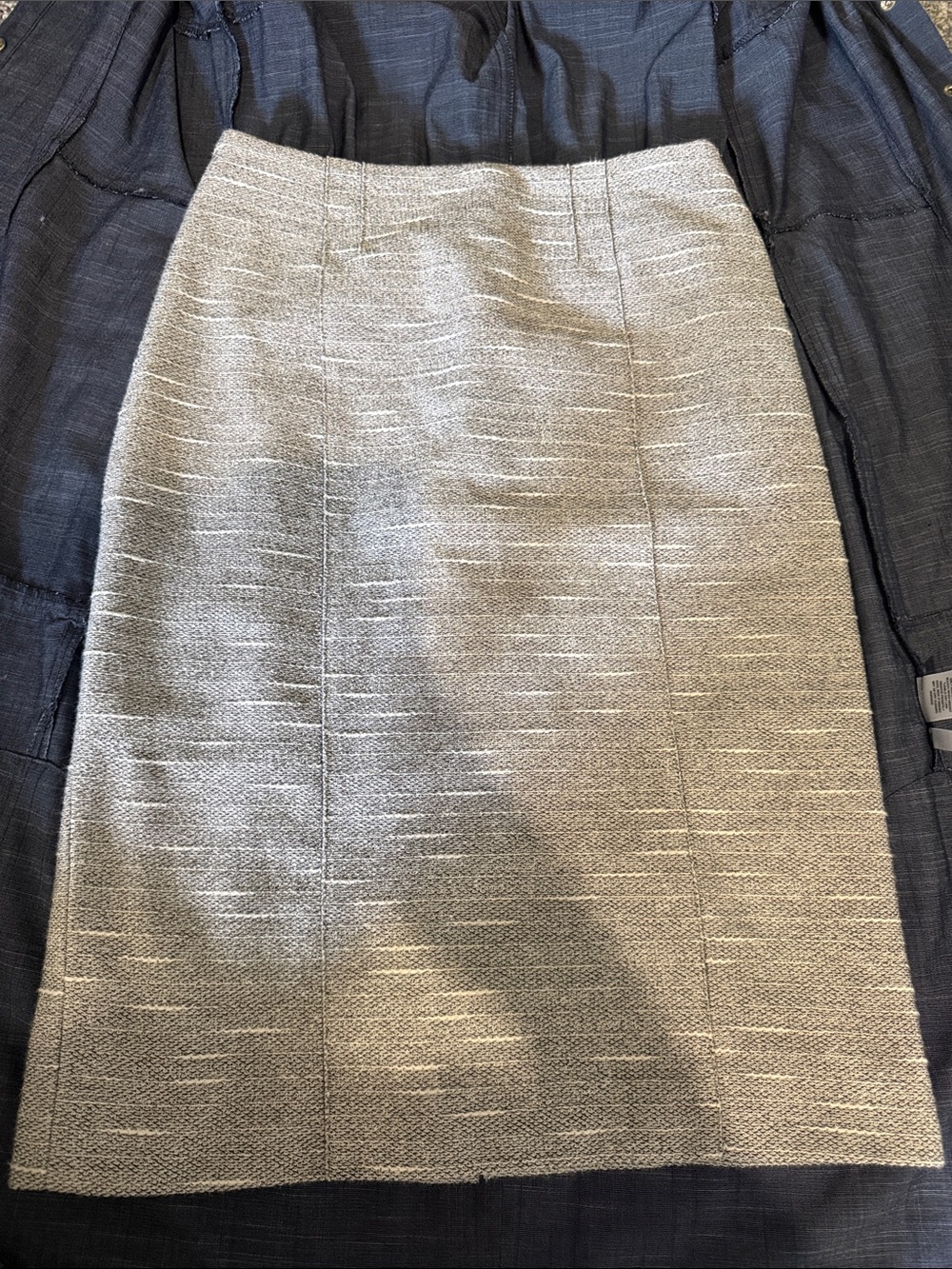 Hugo Boss Light Gray Textured Pencil Skirt